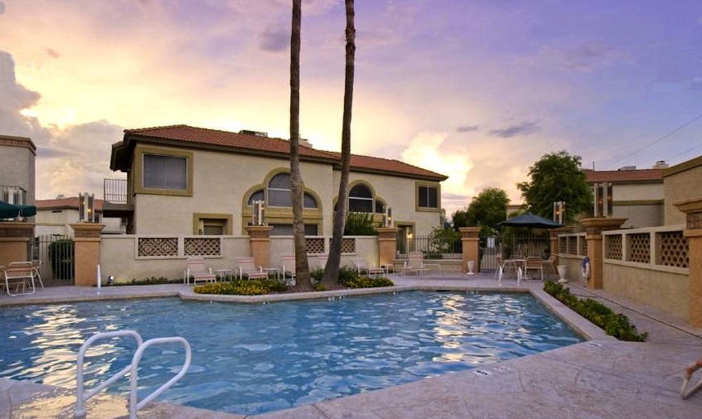 Mountain View Resort: Private Oasis with Year-Round Heated Pools Phoenix Exterior photo